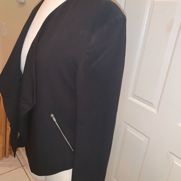 Black H&M blazer - Picture 2 of 2